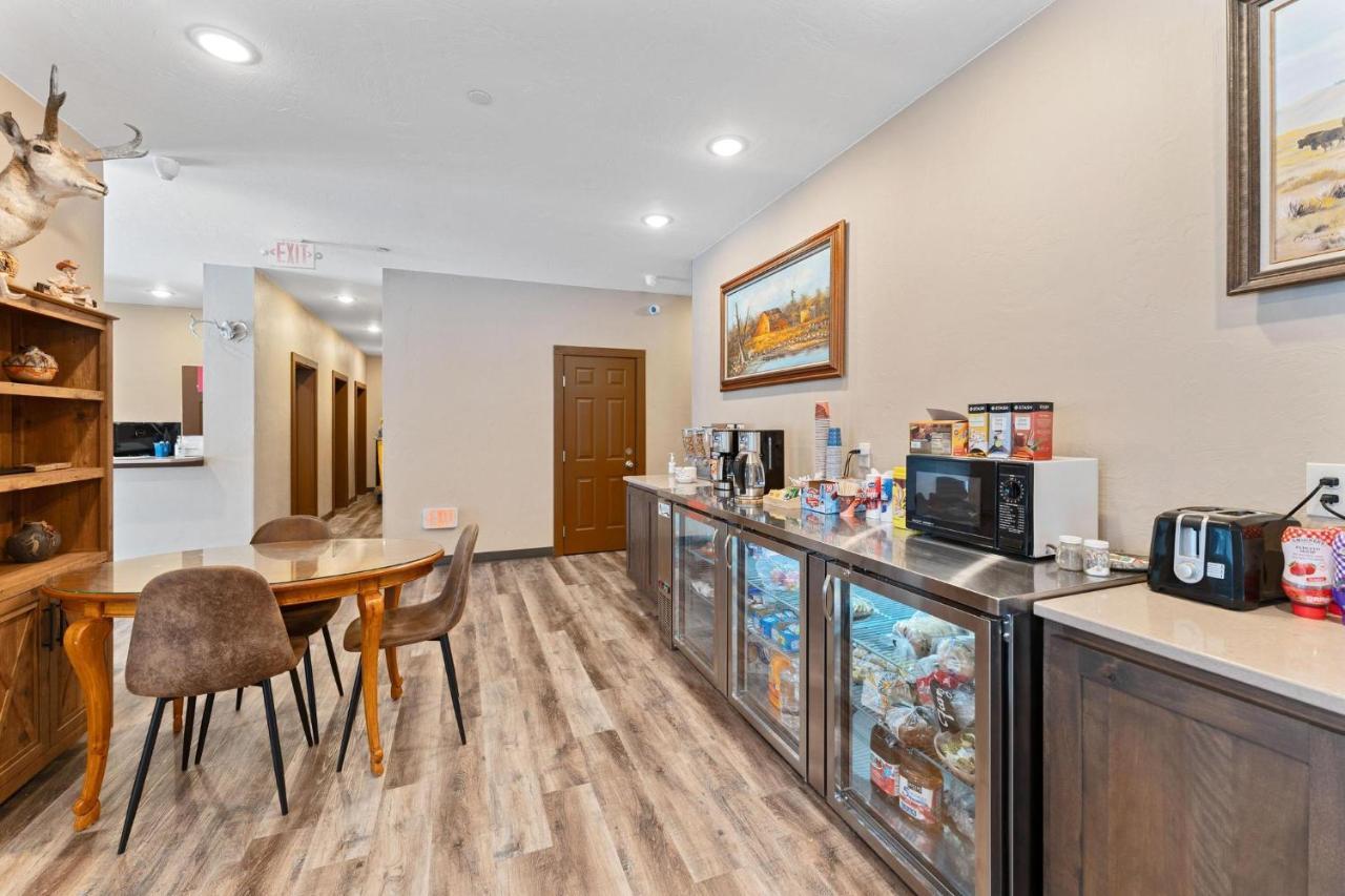 ווסט ילוסטון Wagon Wheel Hotel מראה חיצוני תמונה