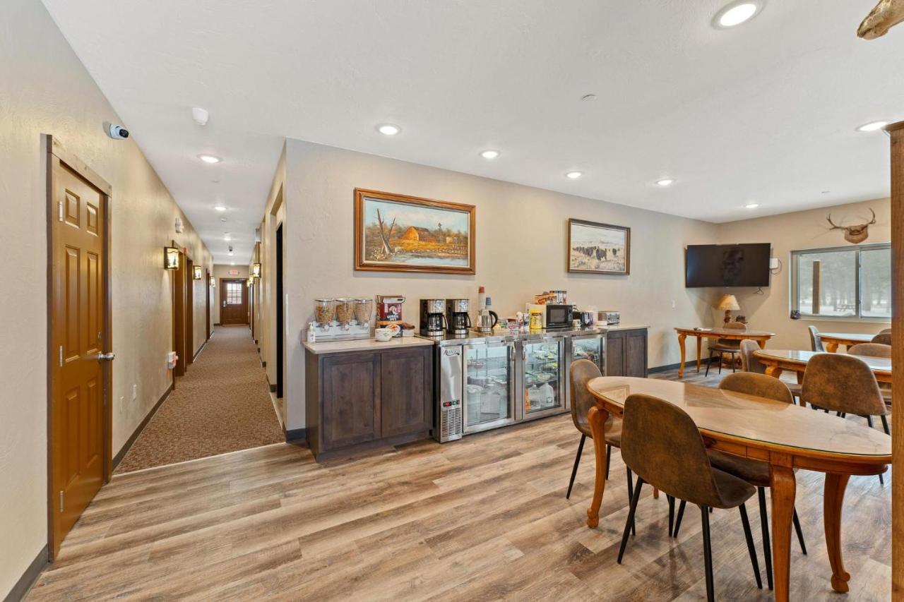 ווסט ילוסטון Wagon Wheel Hotel מראה חיצוני תמונה