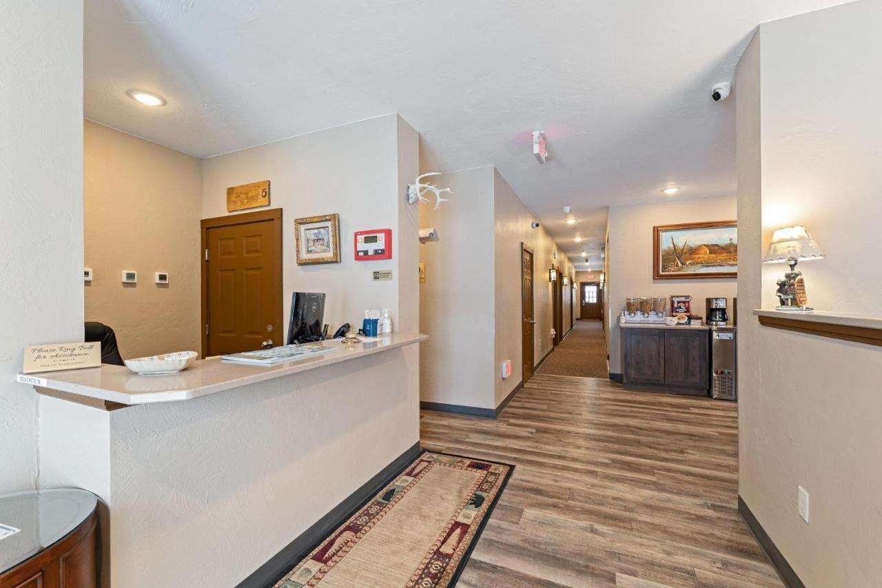 ווסט ילוסטון Wagon Wheel Hotel מראה חיצוני תמונה