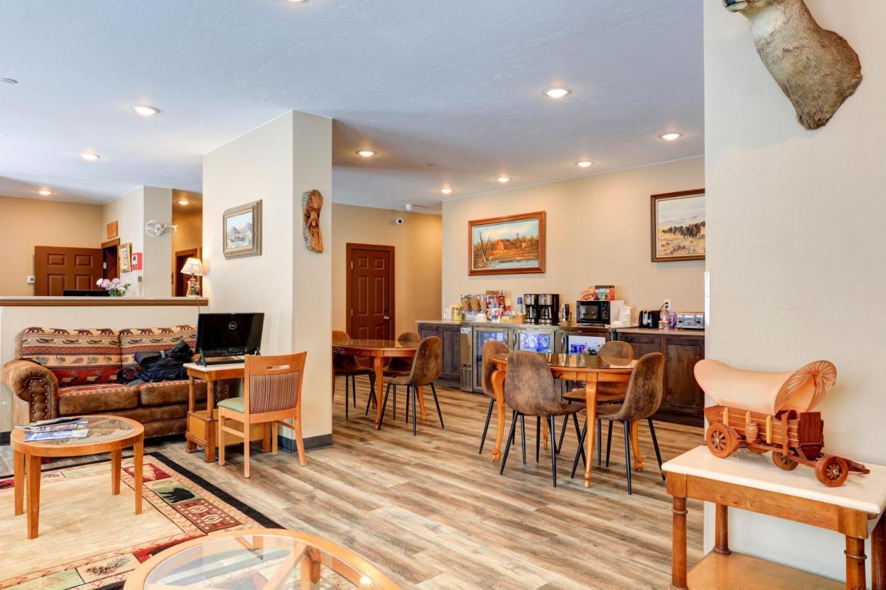 ווסט ילוסטון Wagon Wheel Hotel מראה חיצוני תמונה
