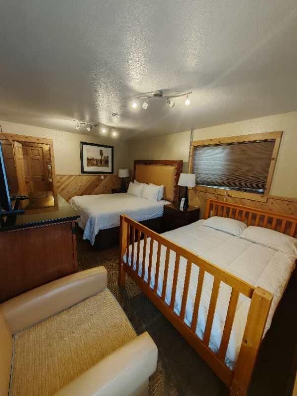 ווסט ילוסטון Wagon Wheel Hotel מראה חיצוני תמונה